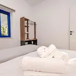 Sea-front Estate Navarino Baths Country house Vromonerion