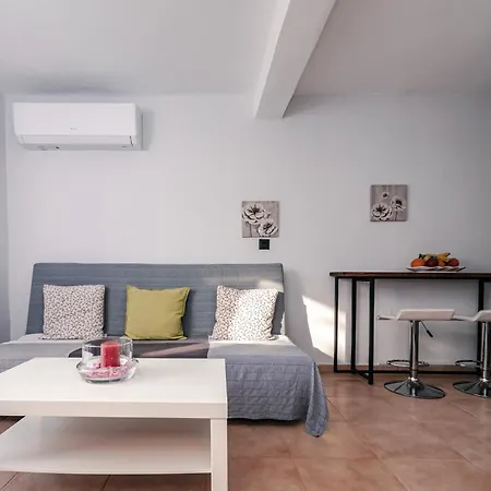 Sea-front Estate Navarino Baths Βρωμονέρι