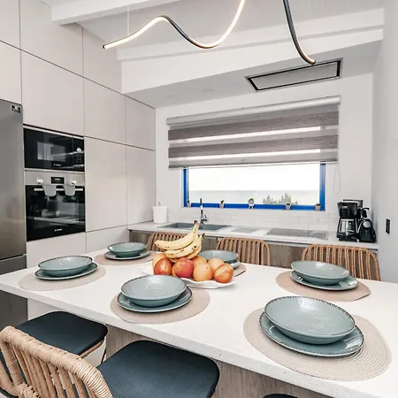 Sea-front Estate Navarino Baths Βρωμονέρι