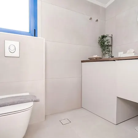 Sea-front Estate Navarino Baths Εξοχικό σπίτι Βρωμονέρι