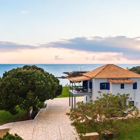 Sea-front Estate Navarino Baths