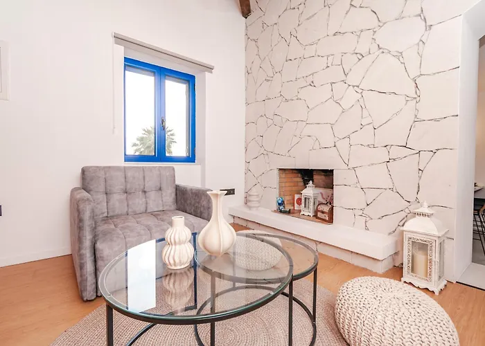 Sea-front Estate Navarino Baths * Vromonérion