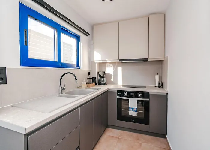 Sea-front Estate Navarino Baths Landhuis *