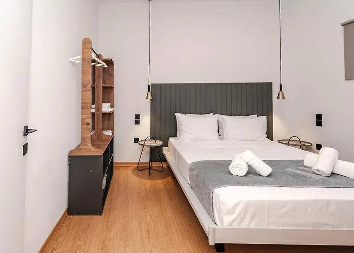 Sea-front Estate Navarino Baths *