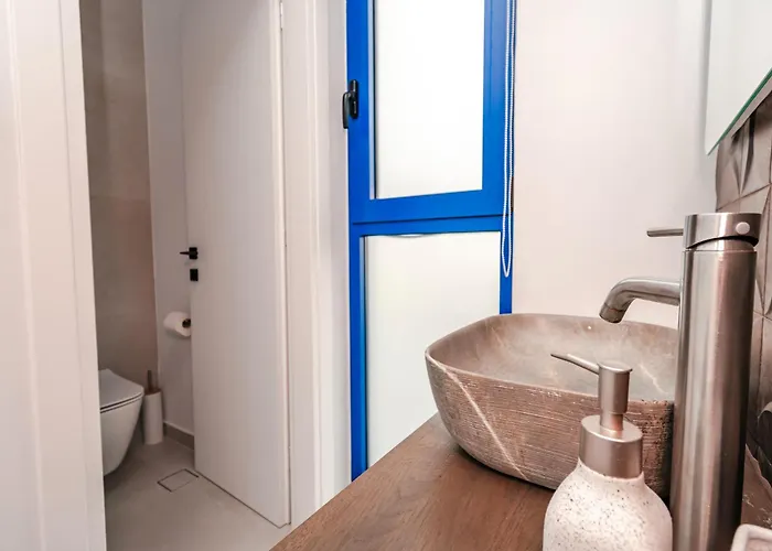 منزل ريفي Sea-front Estate Navarino Baths Vromonérion