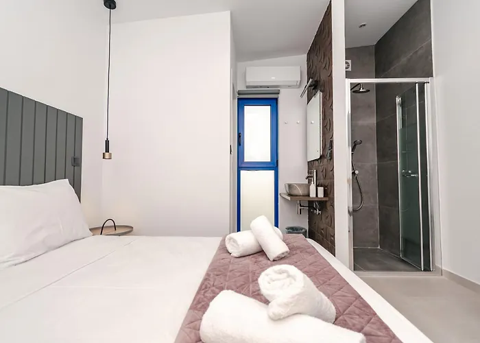 Sea-front Estate Navarino Baths منزل ريفي *