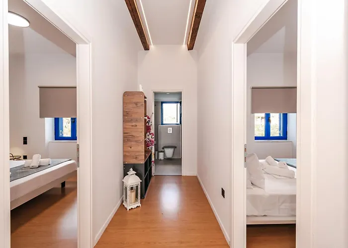 منزل ريفي Sea-front Estate Navarino Baths