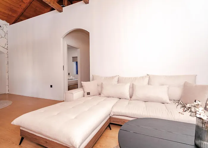 Sea-front Estate Navarino Baths منزل ريفي