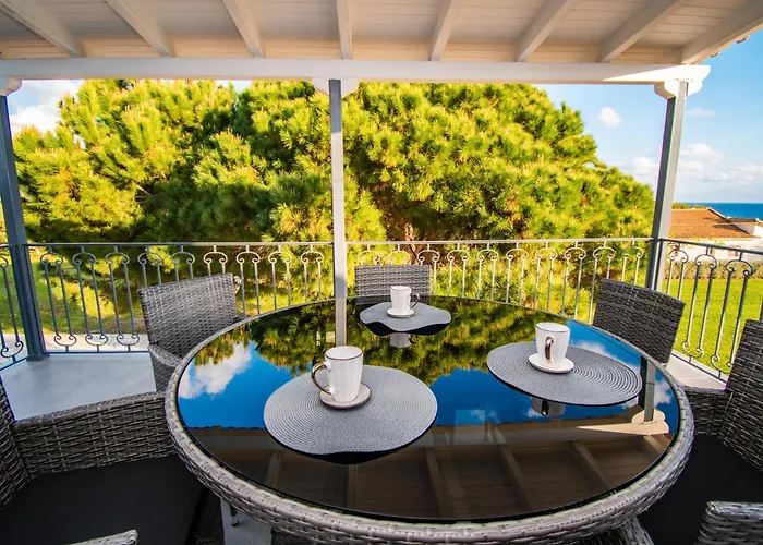 منزل ريفي Sea-front Estate Navarino Baths