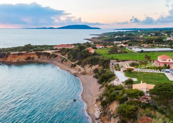 منزل ريفي Sea-front Estate Navarino Baths